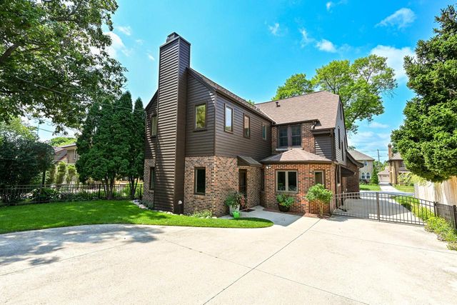 4848 N Woodburn STREET, Whitefish Bay, WI 53217