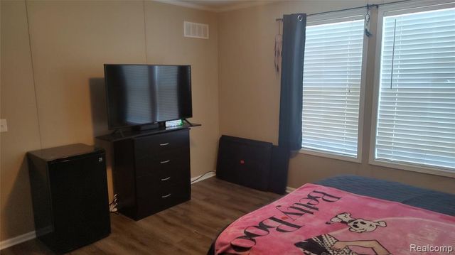 66 Grey Fox Court, Grand Blanc, MI 48439