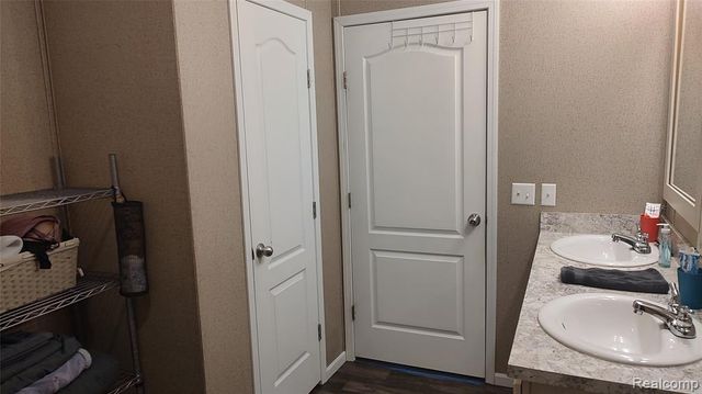 66 Grey Fox Court, Grand Blanc, MI 48439