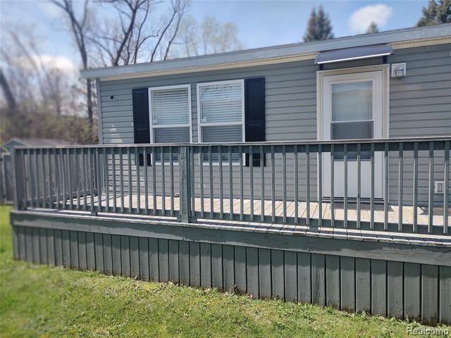 66 Grey Fox Court, Grand Blanc, MI 48439
