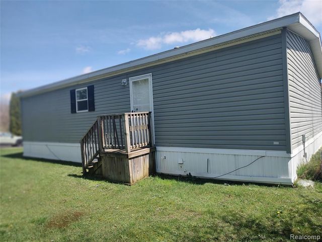 66 Grey Fox Court, Grand Blanc, MI 48439