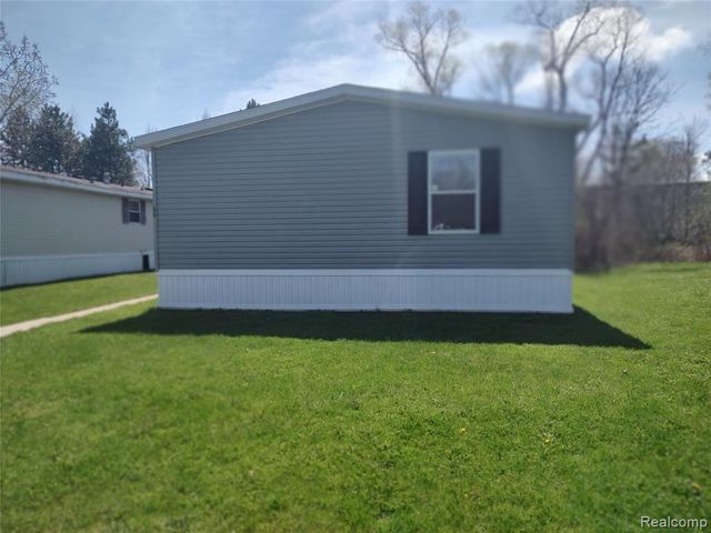 66 Grey Fox Court, Grand Blanc, MI 48439