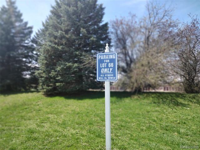 66 Grey Fox Court, Grand Blanc, MI 48439