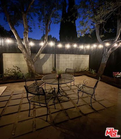 6533 Costello Avenue, Van Nuys (los Angeles), CA 91401