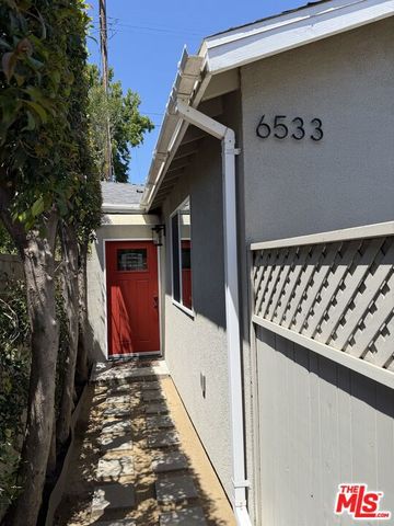 6533 Costello Avenue, Van Nuys (los Angeles), CA 91401