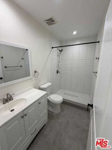 6533 Costello Avenue, Van Nuys (los Angeles), CA 91401