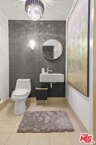 1111 S Grand Avenue 916, Los Angeles, CA 90015