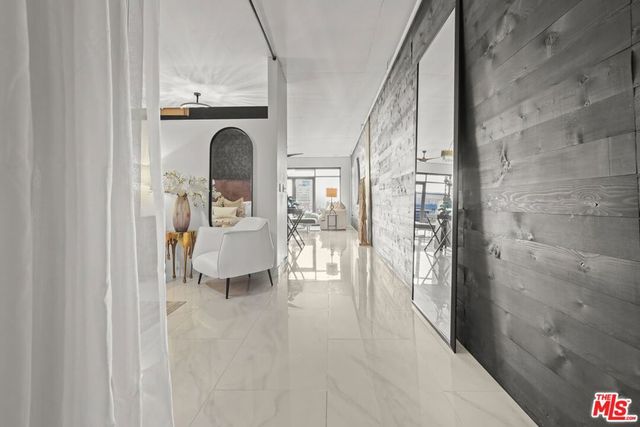 1111 S Grand Avenue 916, Los Angeles, CA 90015