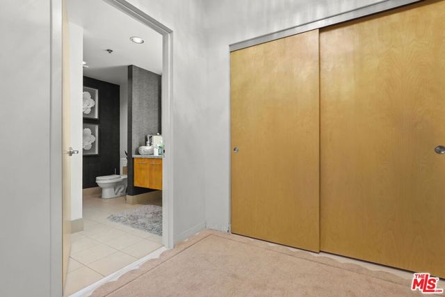 1111 S Grand Avenue 916, Los Angeles, CA 90015