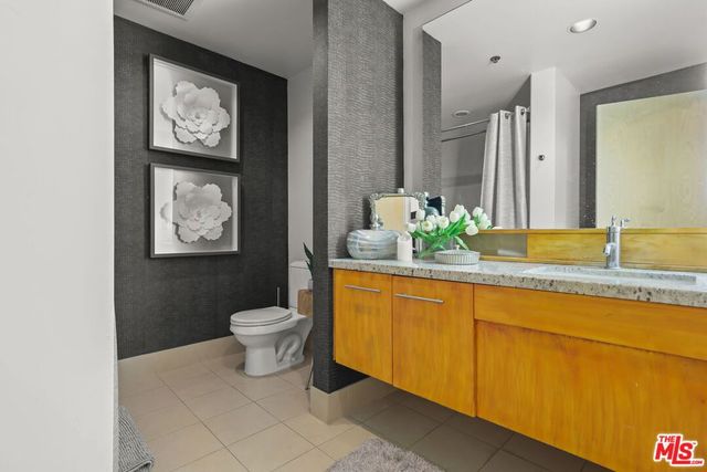 1111 S Grand Avenue 916, Los Angeles, CA 90015