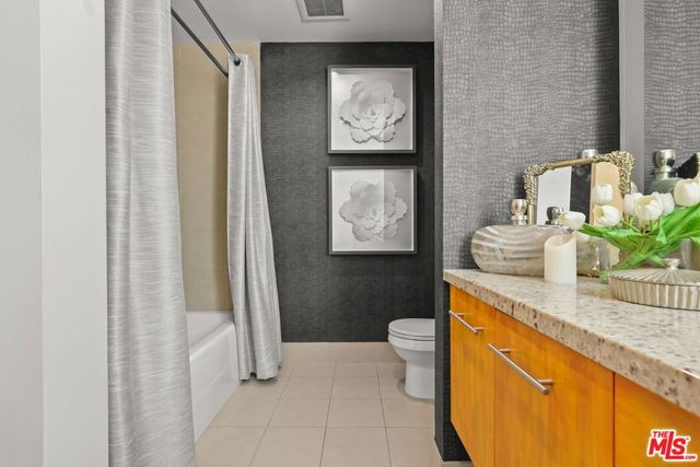 1111 S Grand Avenue 916, Los Angeles, CA 90015