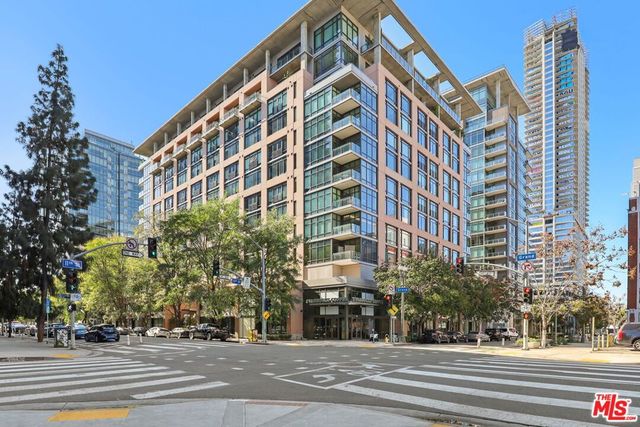1111 S Grand Avenue 916, Los Angeles, CA 90015