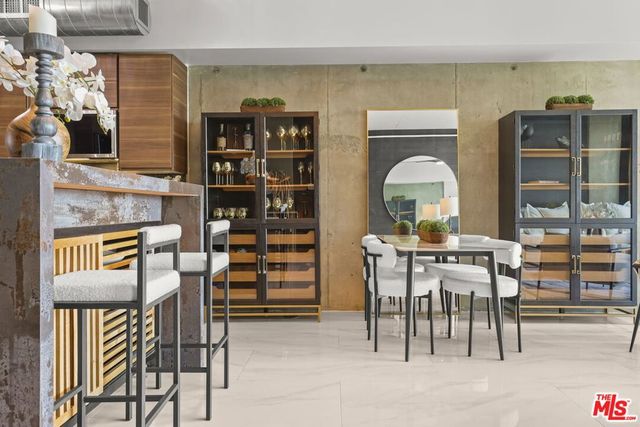 1111 S Grand Avenue 916, Los Angeles, CA 90015