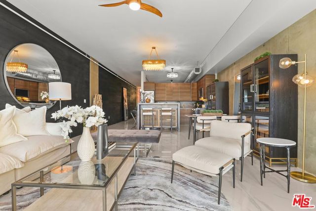 1111 S Grand Avenue 916, Los Angeles, CA 90015