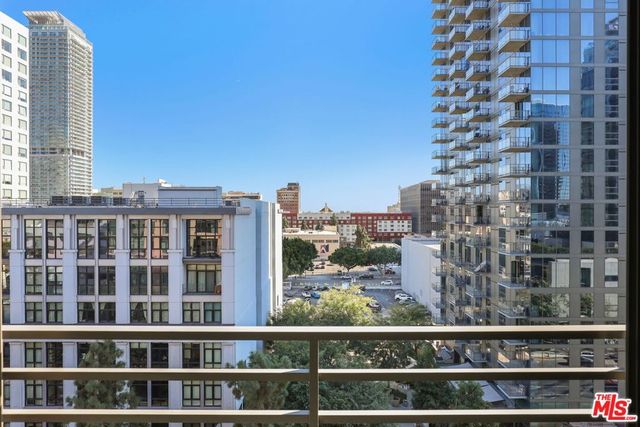 1111 S Grand Avenue 916, Los Angeles, CA 90015