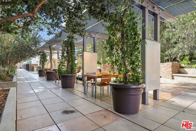 1111 S Grand Avenue 916, Los Angeles, CA 90015