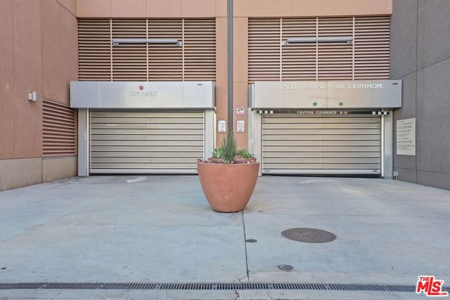 1111 S Grand Avenue 916, Los Angeles, CA 90015