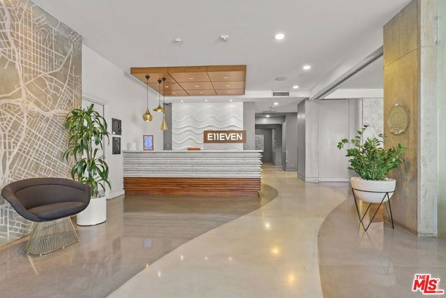 1111 S Grand Avenue 916, Los Angeles, CA 90015