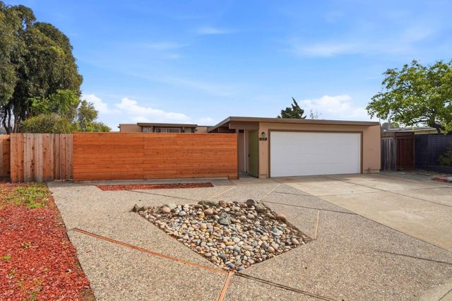 104 Eliza Court, Foster City, CA 94404