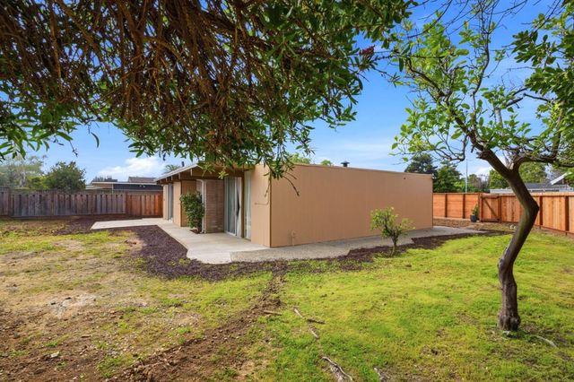 104 Eliza Court, Foster City, CA 94404