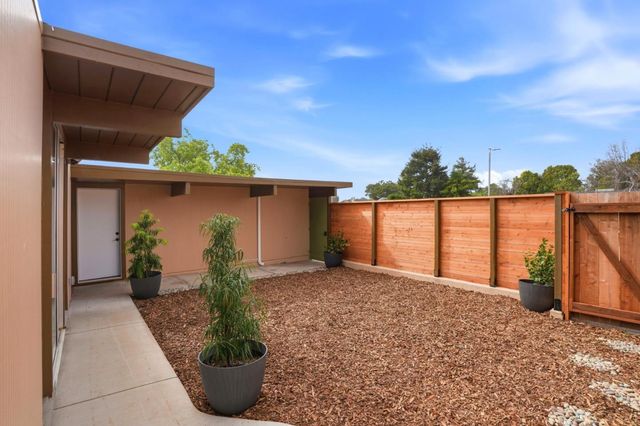 104 Eliza Court, Foster City, CA 94404