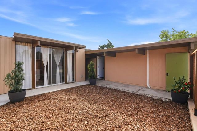 104 Eliza Court, Foster City, CA 94404