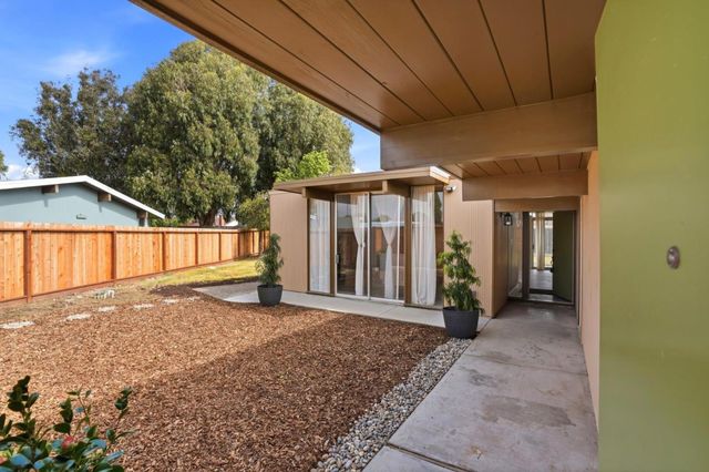 104 Eliza Court, Foster City, CA 94404