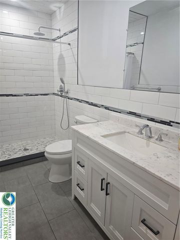139 South Main Street 2, Nazareth Boro, PA 18064