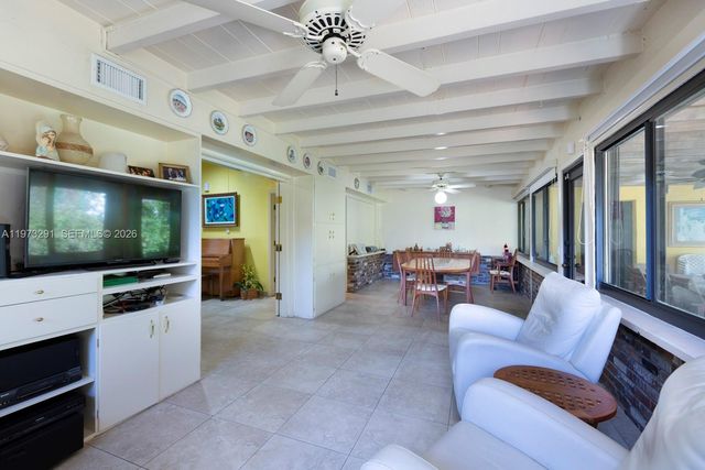 3721 SW 58th Ave, Miami, FL 33155