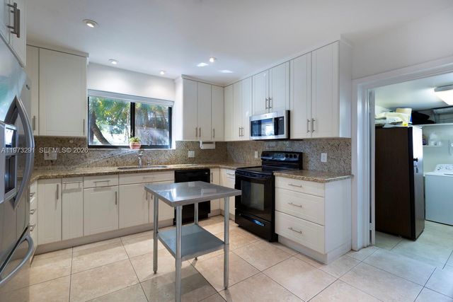 3721 SW 58th Ave, Miami, FL 33155