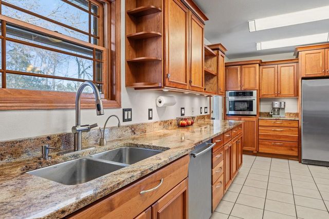 1011 Pine Grove Drive, Reedsburg, WI 53959