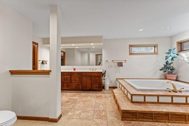 1011 Pine Grove Drive, Reedsburg, WI 53959