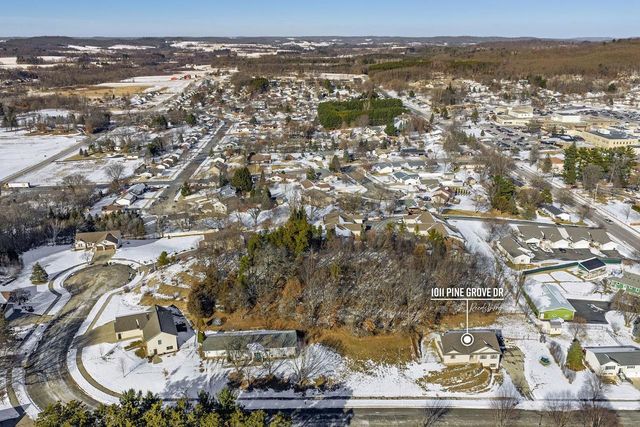 1011 Pine Grove Drive, Reedsburg, WI 53959