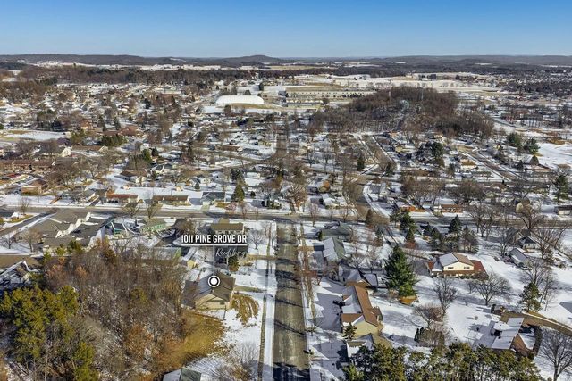 1011 Pine Grove Drive, Reedsburg, WI 53959