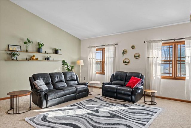 1011 Pine Grove Drive, Reedsburg, WI 53959