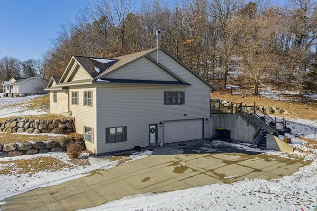 1011 Pine Grove Drive, Reedsburg, WI 53959