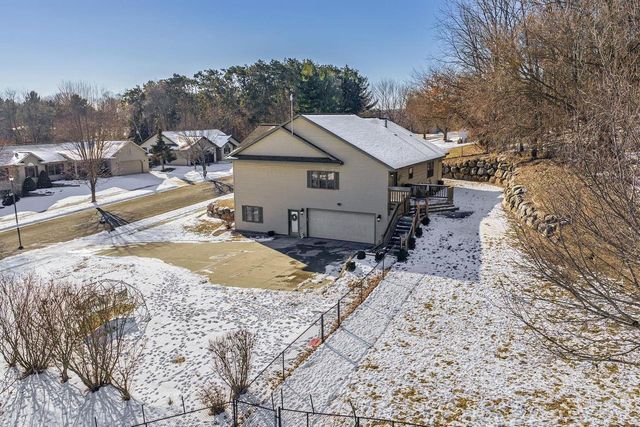 1011 Pine Grove Drive, Reedsburg, WI 53959