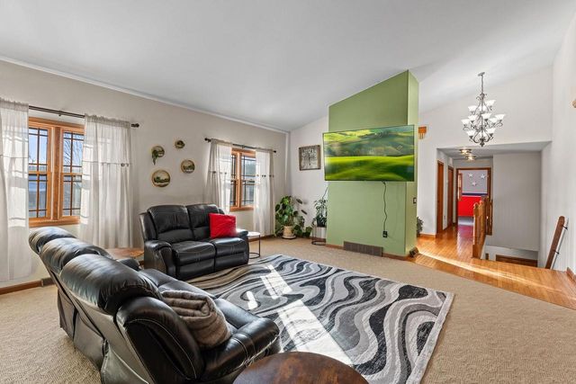 1011 Pine Grove Drive, Reedsburg, WI 53959