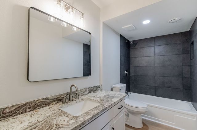 1702 W Mimosa Street, Rogers, AR 72758