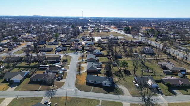 1702 W Mimosa Street, Rogers, AR 72758