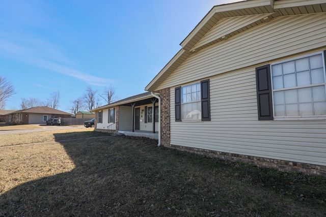 1702 W Mimosa Street, Rogers, AR 72758