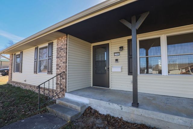 1702 W Mimosa Street, Rogers, AR 72758