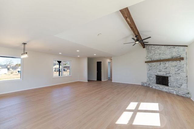 1702 W Mimosa Street, Rogers, AR 72758