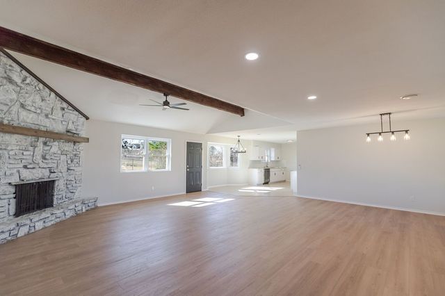 1702 W Mimosa Street, Rogers, AR 72758