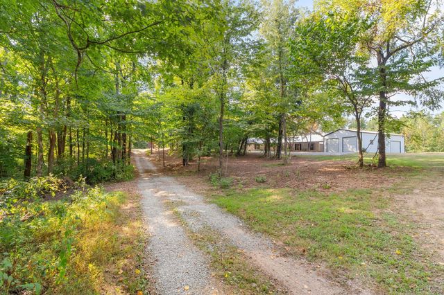 1380A Cheatham Dam Rd, Ashland City, TN 37015