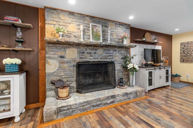 1380A Cheatham Dam Rd, Ashland City, TN 37015