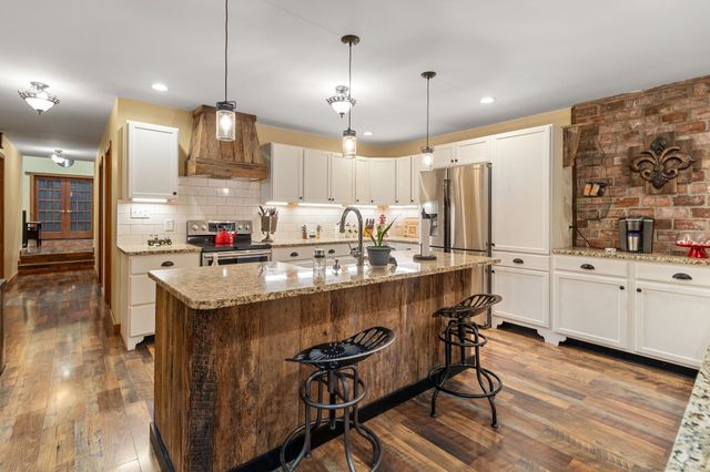 1380A Cheatham Dam Rd, Ashland City, TN 37015