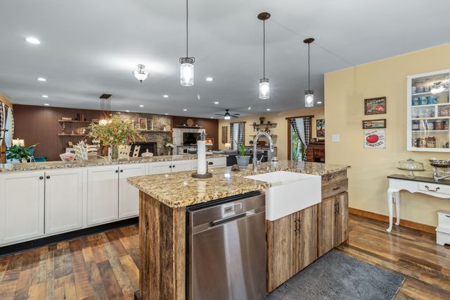 1380A Cheatham Dam Rd, Ashland City, TN 37015