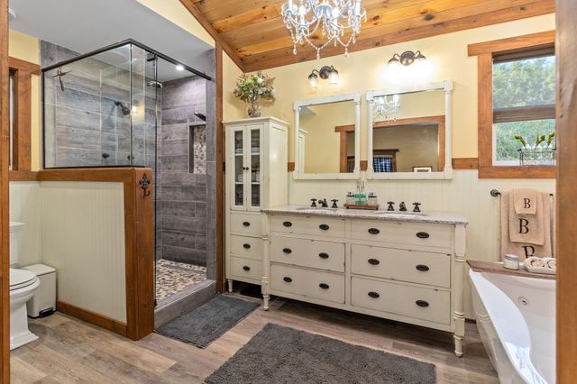 1380A Cheatham Dam Rd, Ashland City, TN 37015