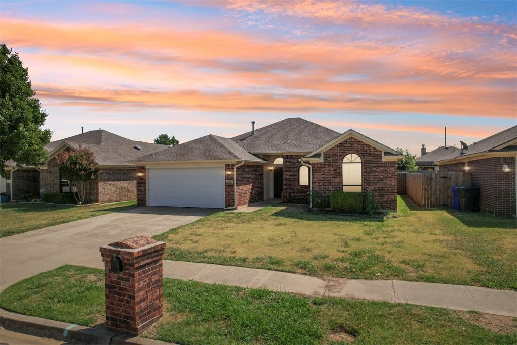 2017 Old Central Drive, Norman, OK 73071